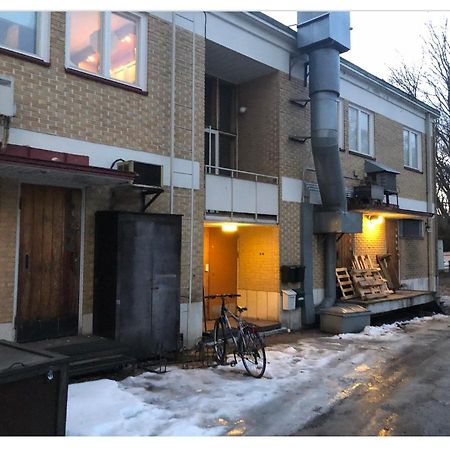Yksio Kilometri Jokirannasta Forilta Apartment Turku Exterior photo