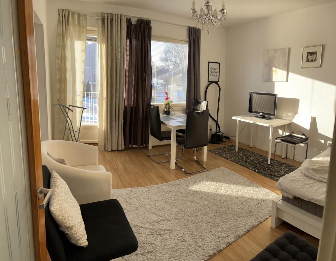 Yksio Kilometri Jokirannasta Forilta Apartment Turku Exterior photo
